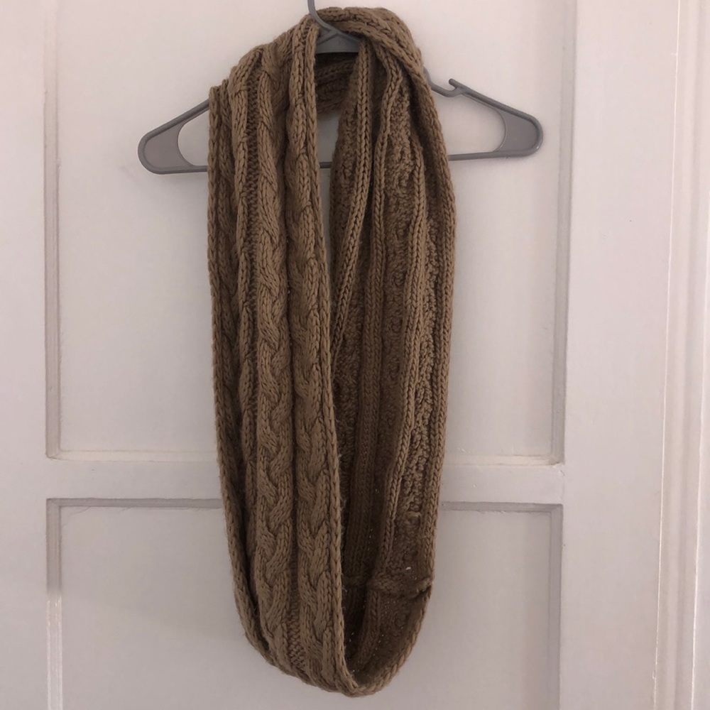 Chunky infinity neck scarf